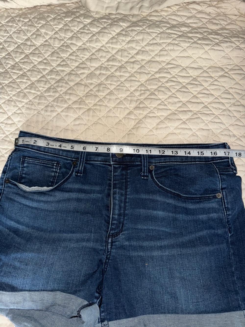 Universal Thread High Rise Midi 14 Shorts - Picture 3 of 7